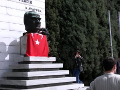 Atatürk ve Türk Bayrağı